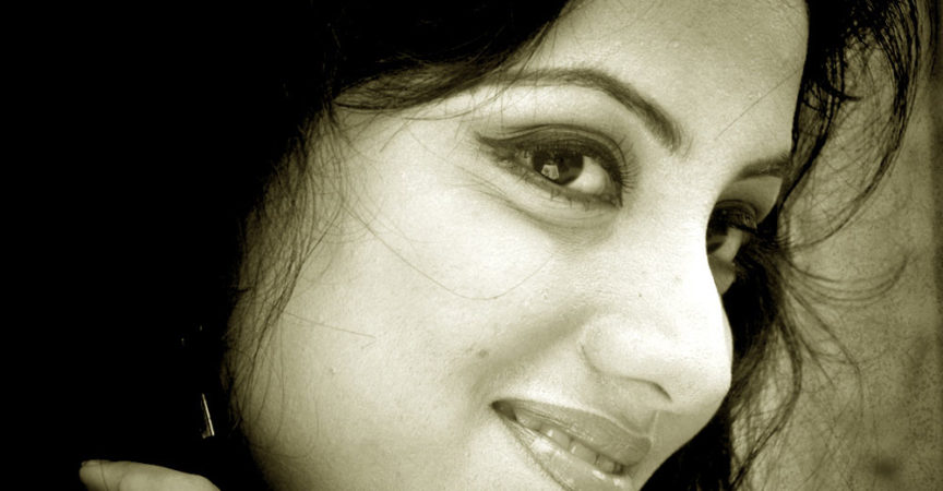 Ollywood Diva Riya Wallpapers img